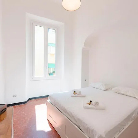Joivy Excellent 2-bed Flat In Genoa's Old Town Génova