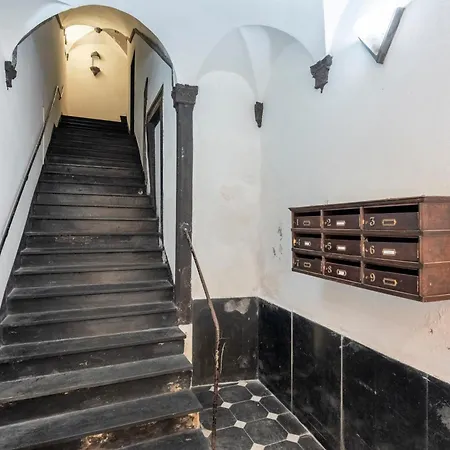 Joivy Excellent 2-bed Flat In Genoa's Old Town Apartment *