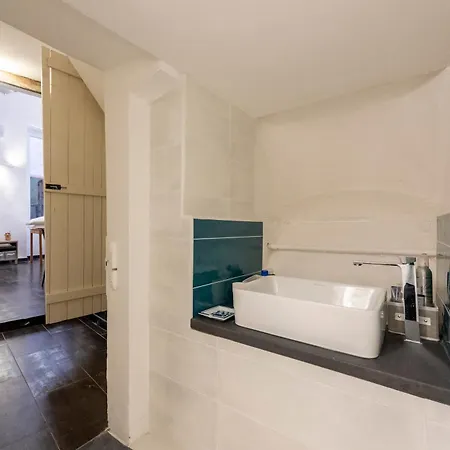 Апартаменты Joivy Excellent 2-bed Flat In Genoa's Old Town
