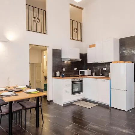 Joivy Excellent 2-bed Flat In Genoa's Old Town Appartamento Genova