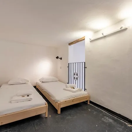 Joivy Excellent 2-bed Flat In Genoa's Old Town Appartamento Genova